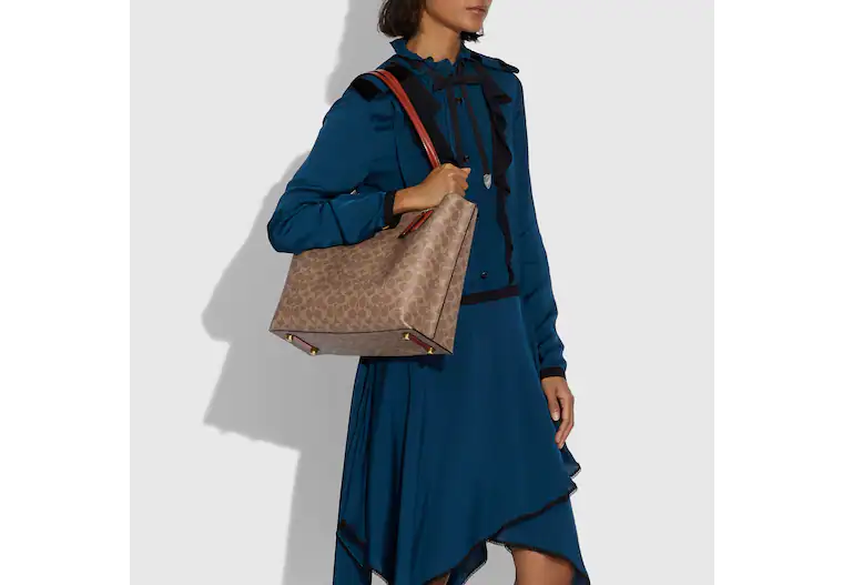 Coach Willow Tote In Signature Canvas