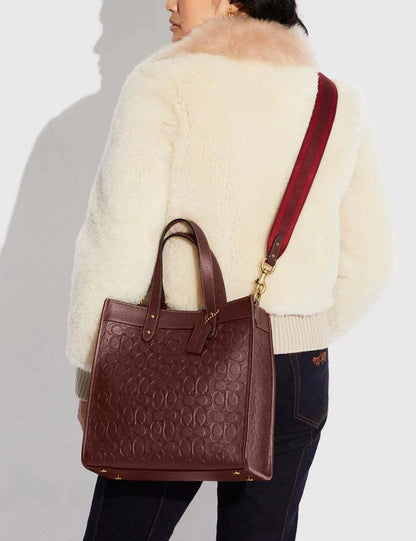 COACH FIELD TOTE IN SIGNATURE LEATHER